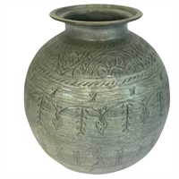 Round vase metal Dusty green w/carvings 30x32